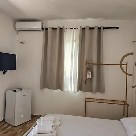فيلة Troi House