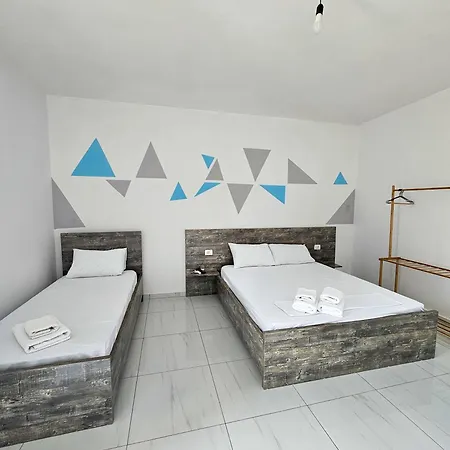 فيلة Troi House